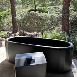 Large Mobil Cold Plunge