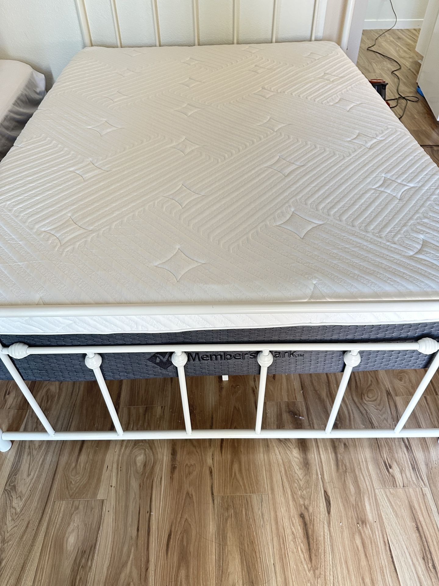 Full Size Mattress With Bed Frame
