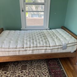 Twin/double Beds With Box Springs