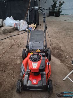 Husqvarna Self Prollped Law Mower In Good Working Condition