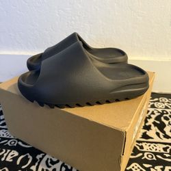 Addidas Yeezy slides