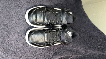 - Nike Court Borough 2 Low Black White used.
