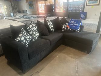 🛋️🔥 NEW BLACK PLUSH SECTIONAL — IN STOCK & GOING FAST 🔥