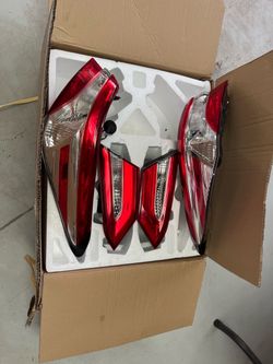 2018 Camry le tail lights