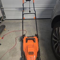 BLACK DECKER 10 Amp 15" Corded Lawn Mower Model BEMW472BH