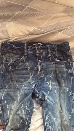 Valabasas Distressed Jeans
