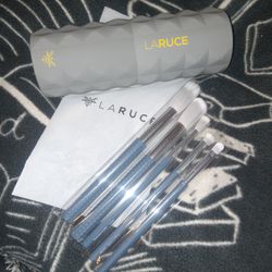 LARUCE Beauty 5 Piece Makeup Brush Set Christine & Bonus Rennie Cup NEW RV$50