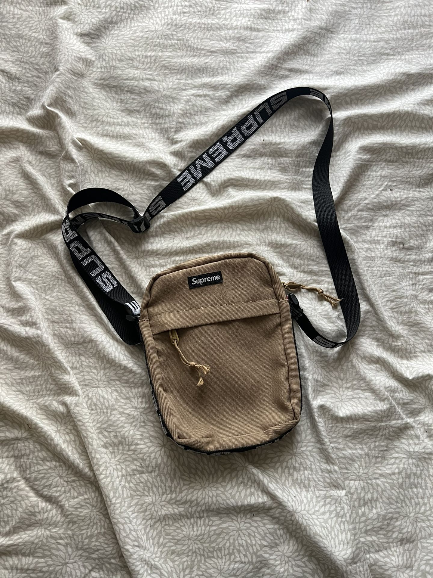 ss18 Supreme Shoulder Bag ‘Tan’