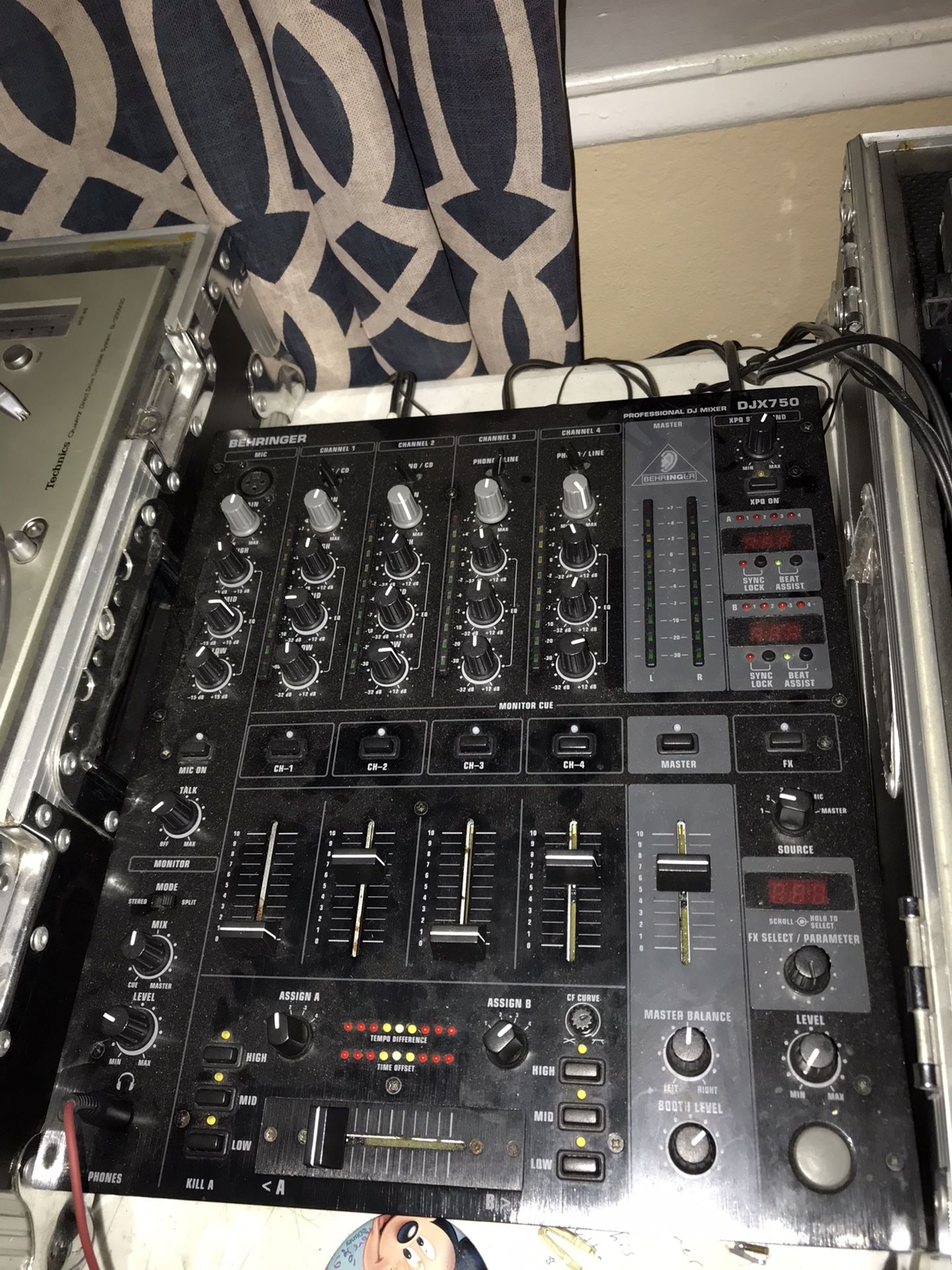 Behringer Dj Mixer