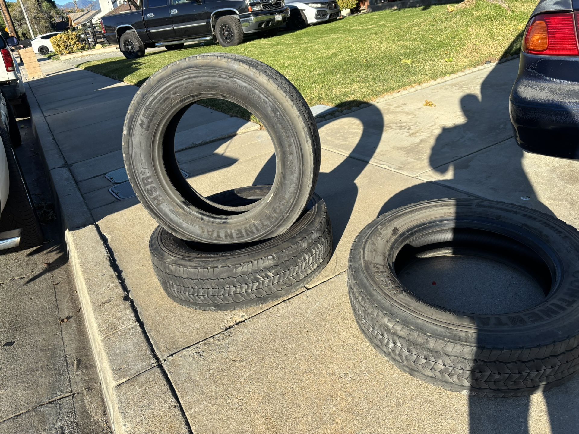 3 Tires, Continental 225 70 R 19.5 meeting USA