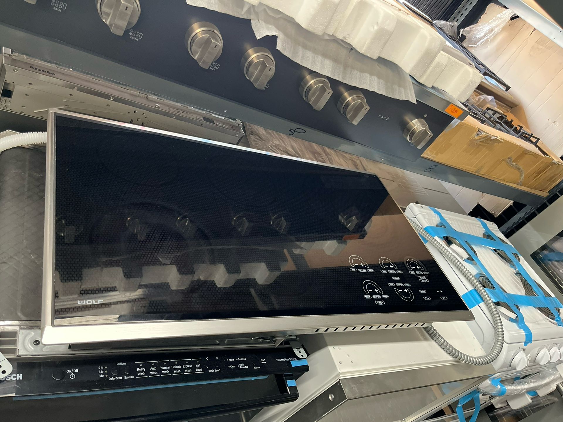 Wolf 36β Smooth top Electric Cooktop 5 Elements
