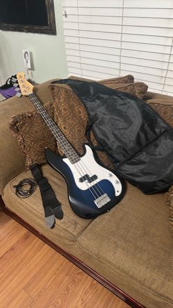Electronic bass guitar