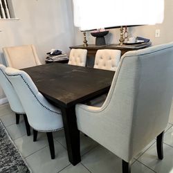 Dining Room Set - Table & 6 Chairs $275