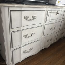 Bedroom Dressers, Cabinet And Chest Set 