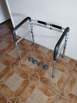 Adjustable Toilet Safety Frame with Suction Feet