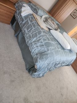 bed with matress