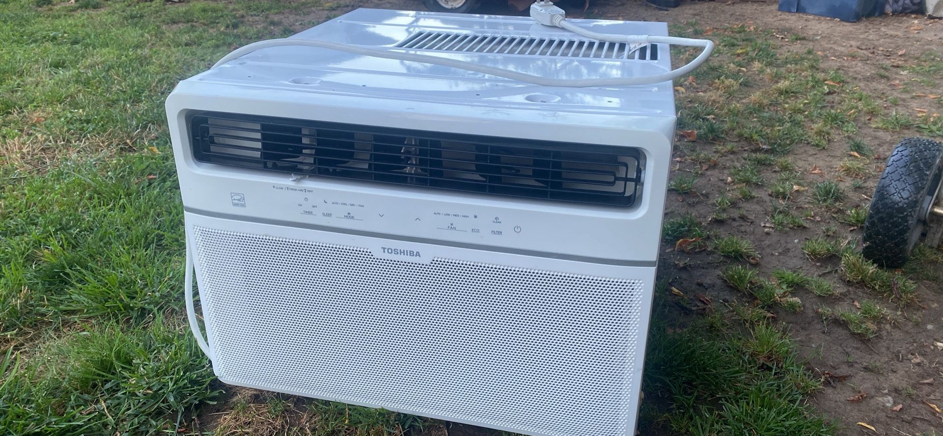 Ac Unit Accommodates Up To 1000sq Feet 