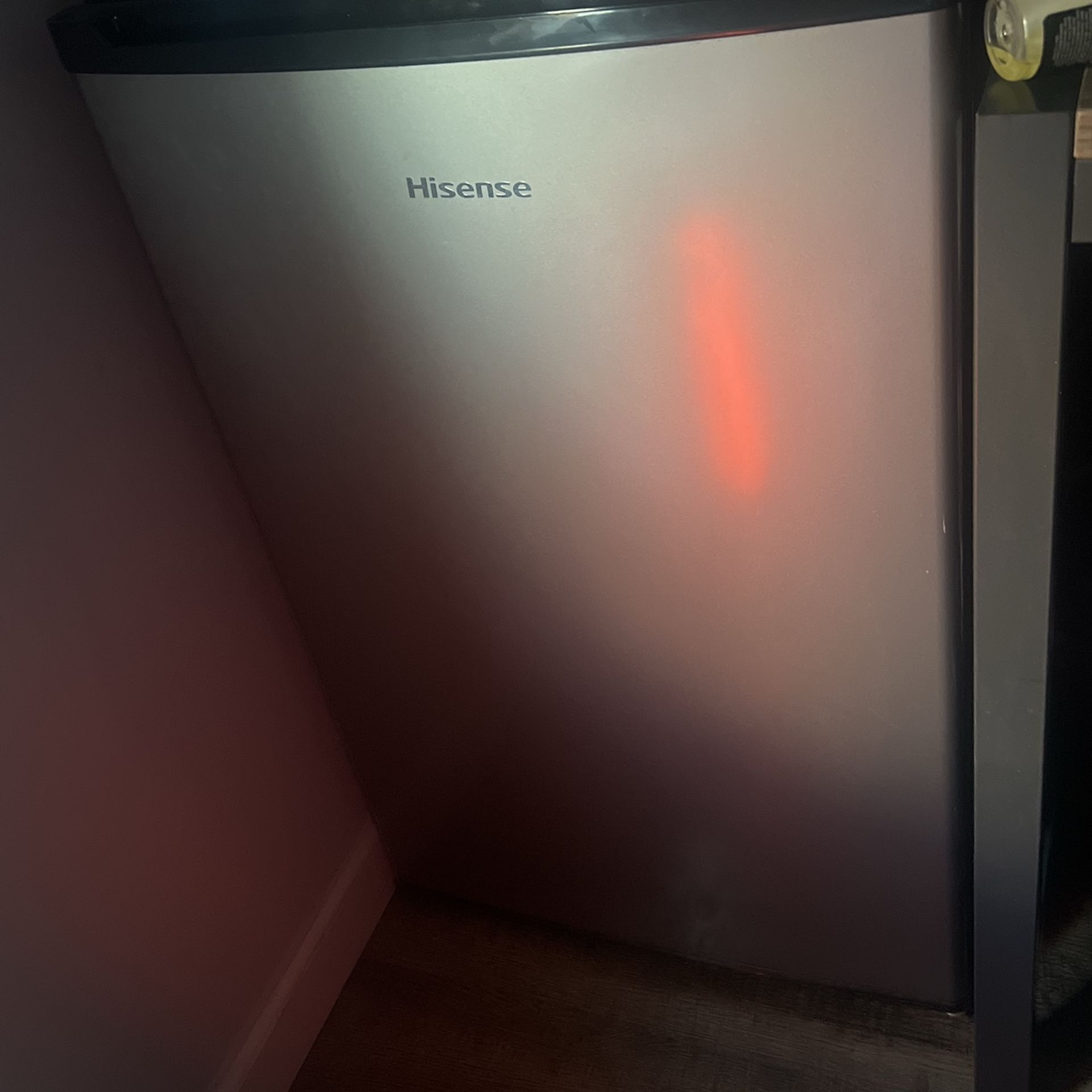 mini fridge 