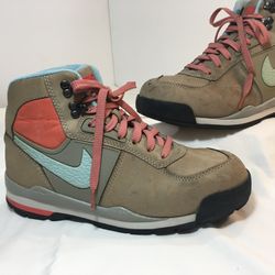 Womens Rare Nike Air Baltoro  Sz 8