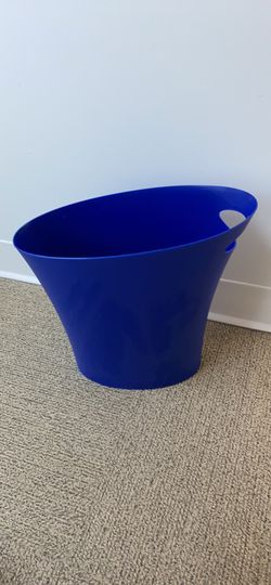 Bathroom trash can $3