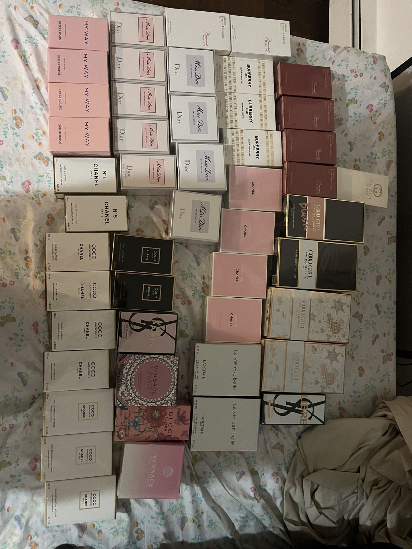 Perfumes For Sell For Woman 40 Each I Do Deals Too Lmk