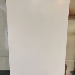 Gibson Upright Freezer 21.2 Cu. Ft. - OR BEST OFFER!!!!