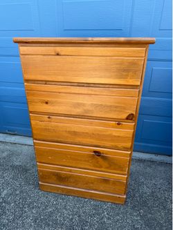 🪵 Solid Wood 5-Drawer Dresser – Rustic Farmhouse Style – $85