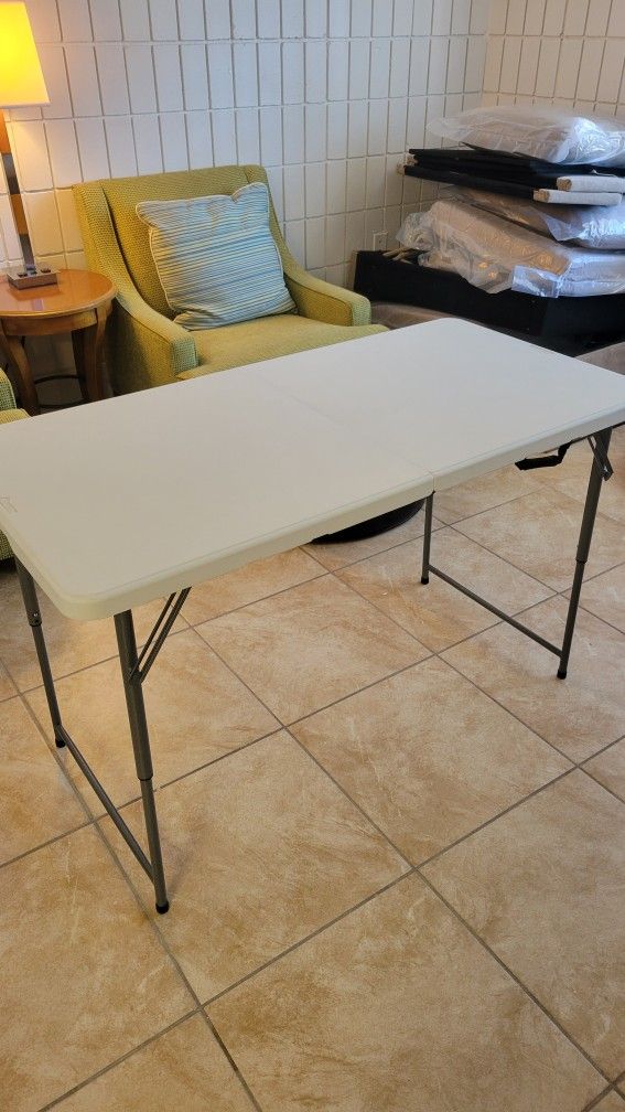 Folding Table