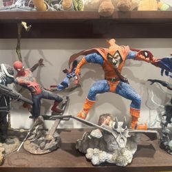 Diamond Select Spider Man Statues