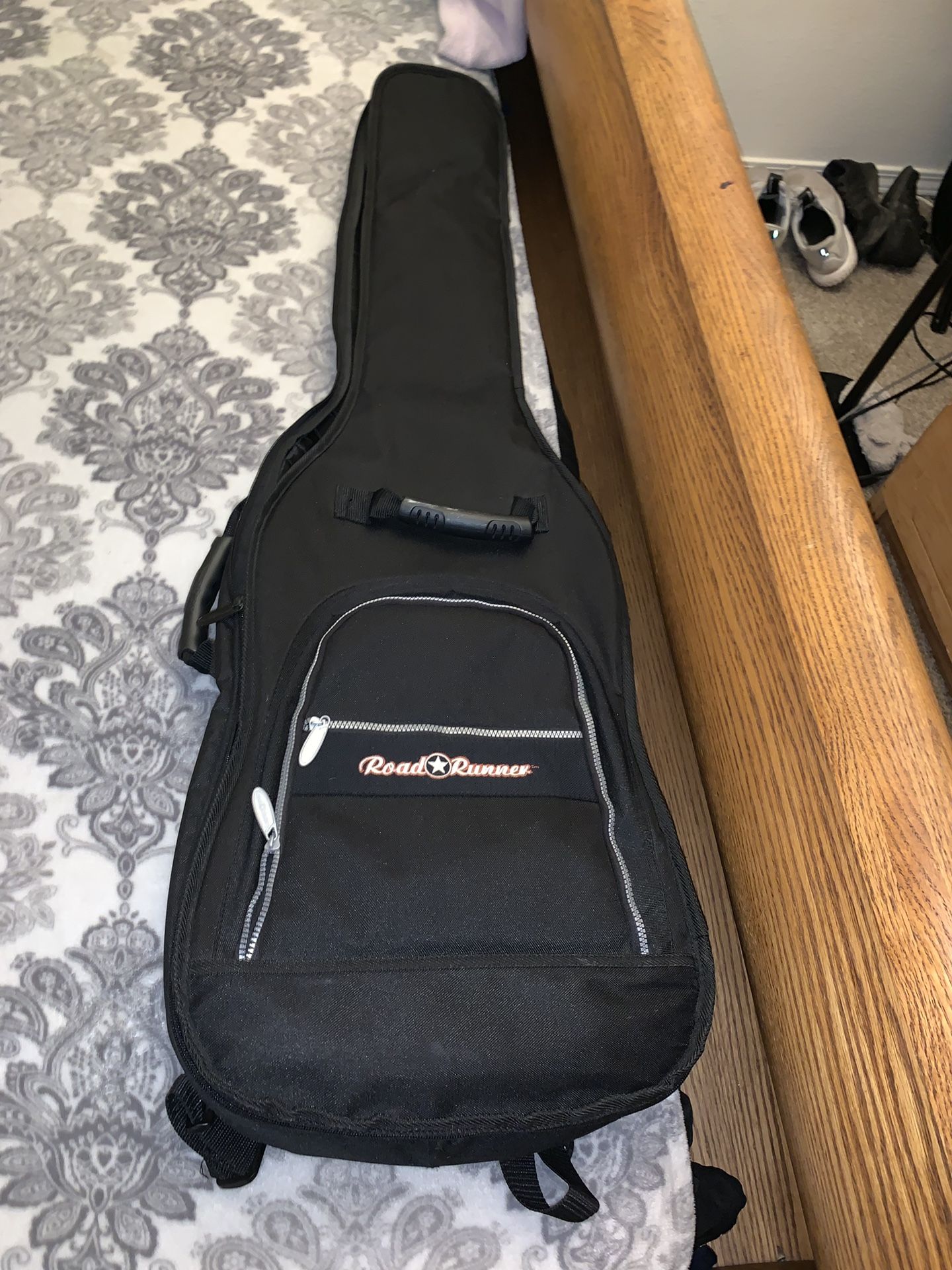 Road Runner guitar case padded