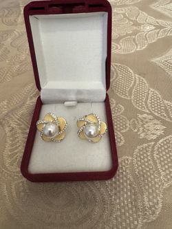 PEARL & SILVER Assortment stone earrings