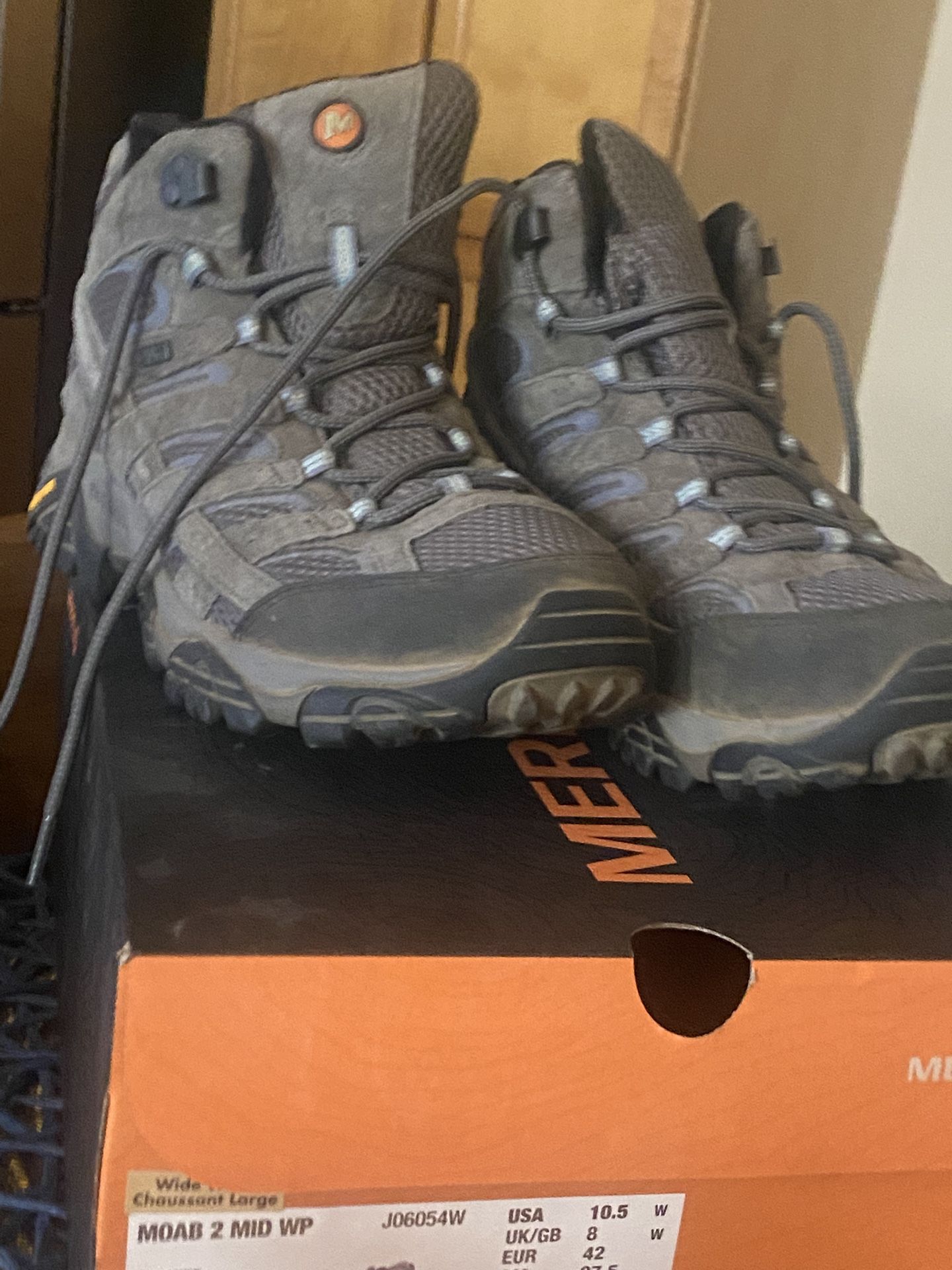 Merrill Women’s Hiking Boots Moab