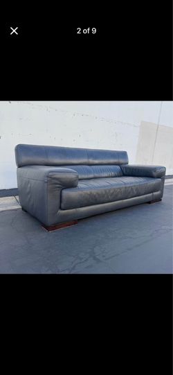 Natuzzi Editions Italy Mid Century Modern Italian Leather Sofa with Block Legs Good Condition