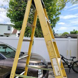 8ft Fiberglass Ladder 