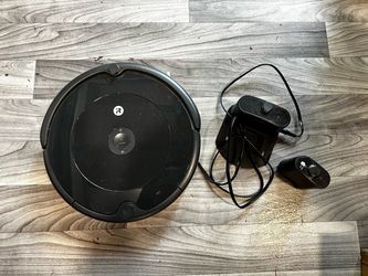 iRobot Roomba 600 Series Robot Vacuum with Charging Dock & Virtual Wall