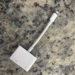 Apple Lightning Adapter