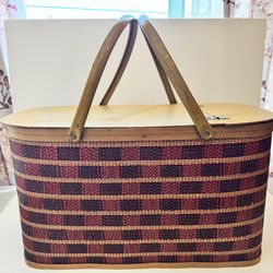 Vintage Hawkeye picnic basket plaid woven wood