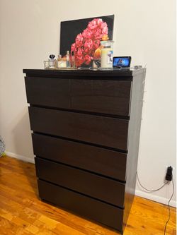 6-Drawer Dresser