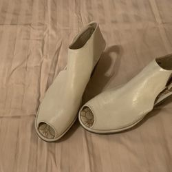 Women’s Wedge Shoe