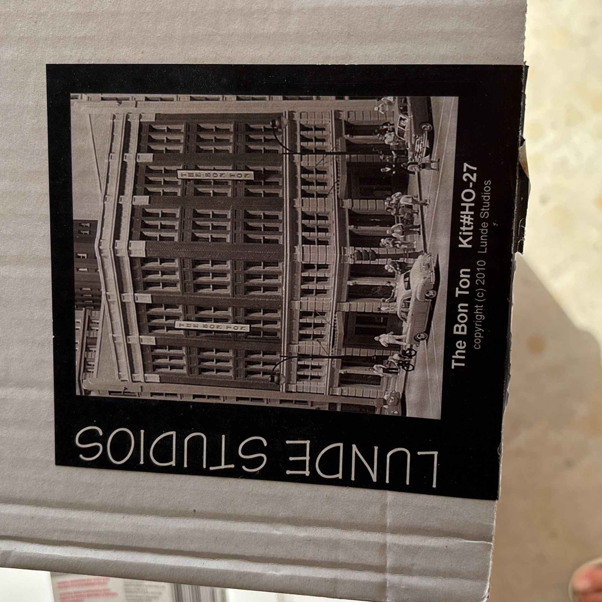 The Bon Ton Kit HO 27