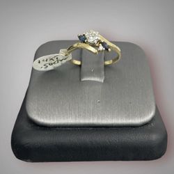 14 Kt Gold & Diamond Ring