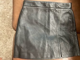 ARITZIA FAUX LEATHER SKIRT, SIZE 2
