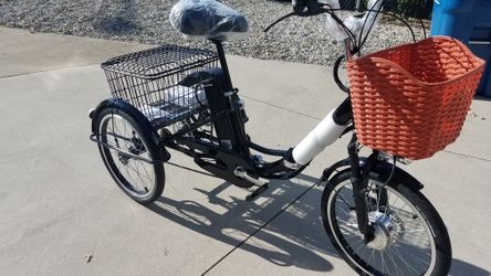 Three-wheel E-bikes Foldable