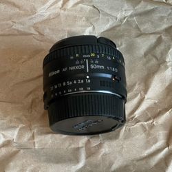 Nikon AF FX NIKKOR 50mm f/1.8D Lens
