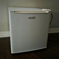 Emerson Mini Fridge