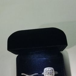 Women's Engagement Ring with Wedding Ring