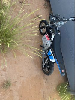 8+ kids razor electric motorcycle