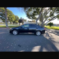 🔥 2013 Toyota Camry Hybrid – $6,900 🔥  Excelente oportunidad, 2013 Toyota Camry Hybrid en muy buenas condiciones. Súper económico en gasolina y muy 