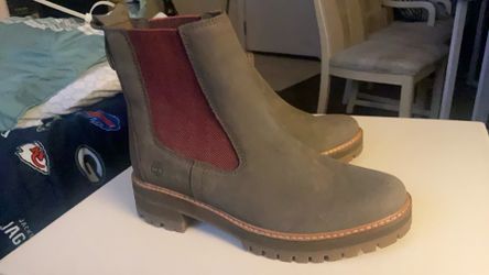 New Women Timberland Shoes/ Boots 9.5