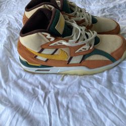 Nike Air  Sneakers New Condition Size 11.5 Men